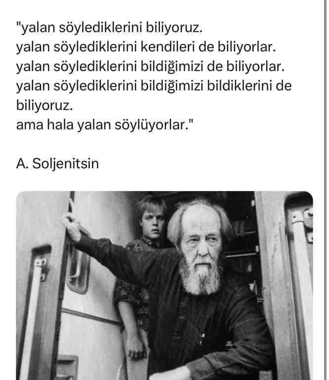 Yalangoch erkaklar siyayotgan fotosuratlar