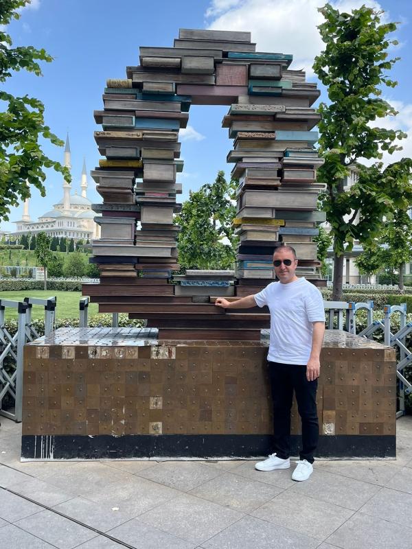  nder UYARO LU Kad n A k Nedir Diye Sordu Adama Adam A k Senin 