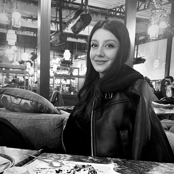 Esin Esinuznn 1000Kitap ta 1000Kitap