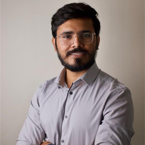 sunil-gurjar-1000kitap