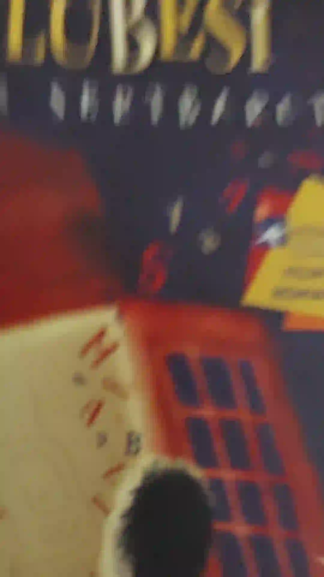 Tualetdagi yubka ostida yashirin kamera Ayollar hojatxonasida yashirin kamera